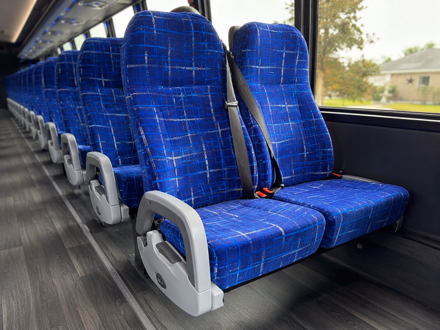 charter buses for dixie caverns and salem field trips