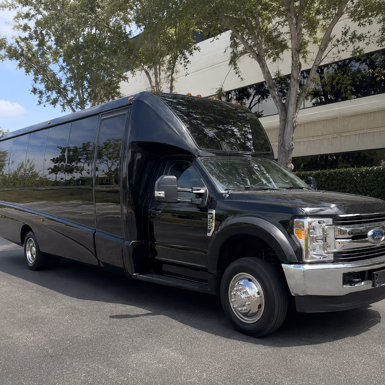 roanoke holiday party bus rental