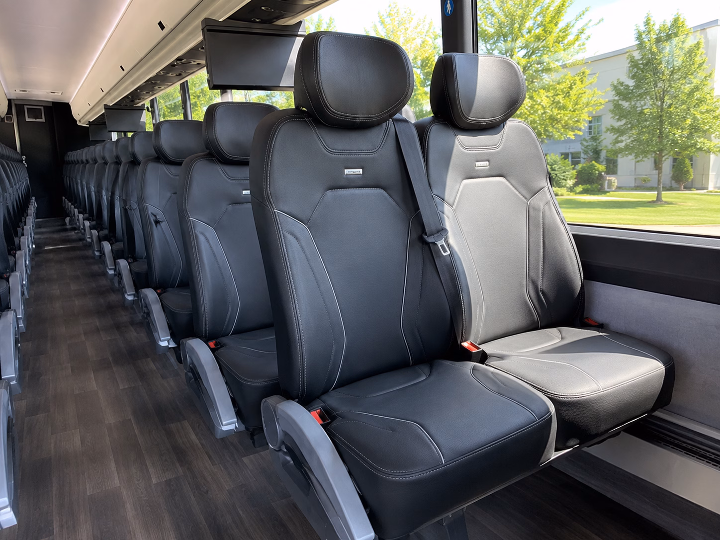 wine tour buses to peaks of otter winery and bedford county